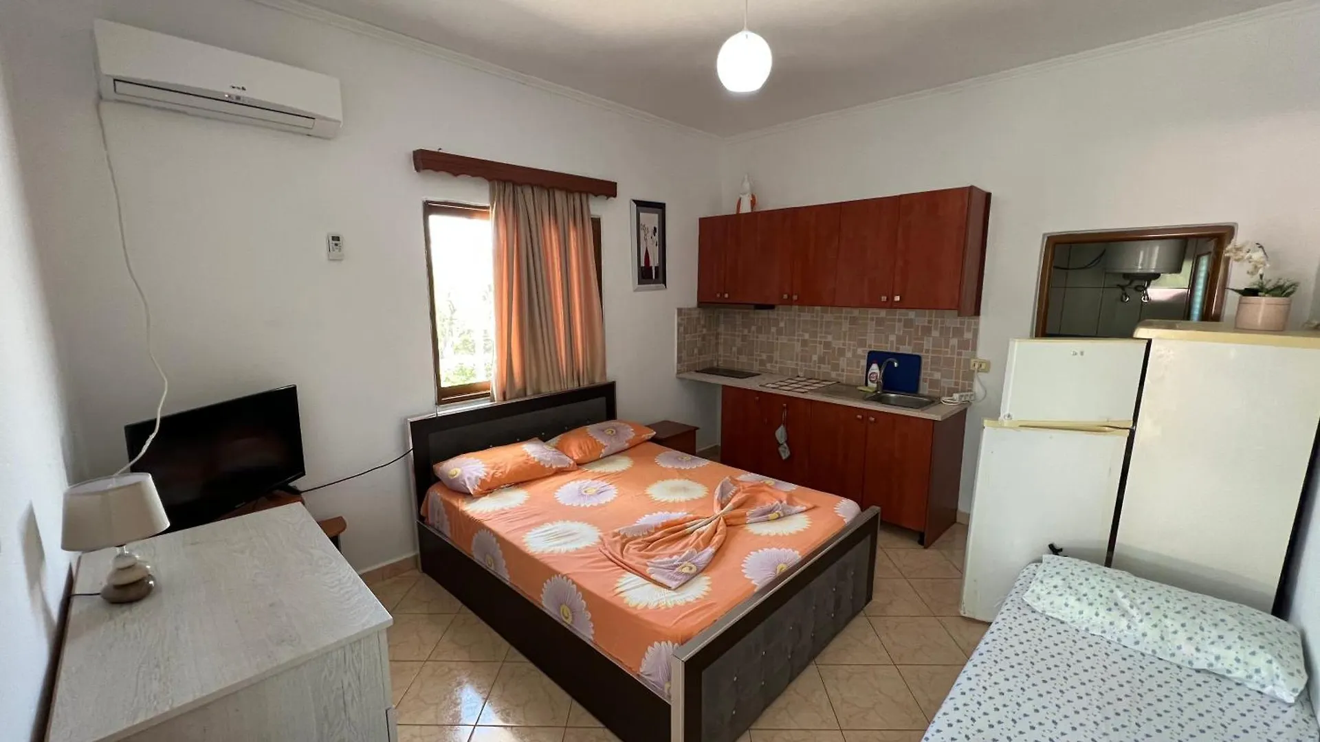 Oni Apartments Ksamil