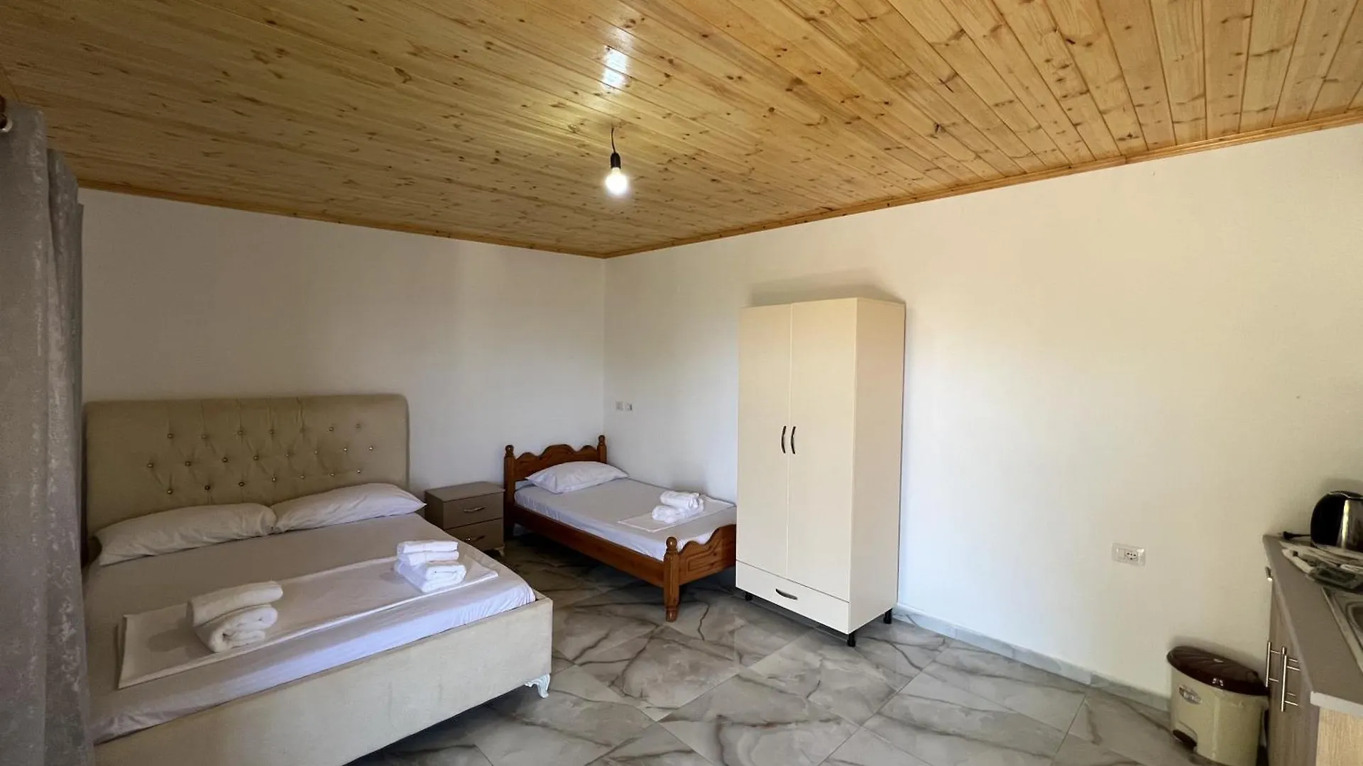 Oni Apartments Ksamil